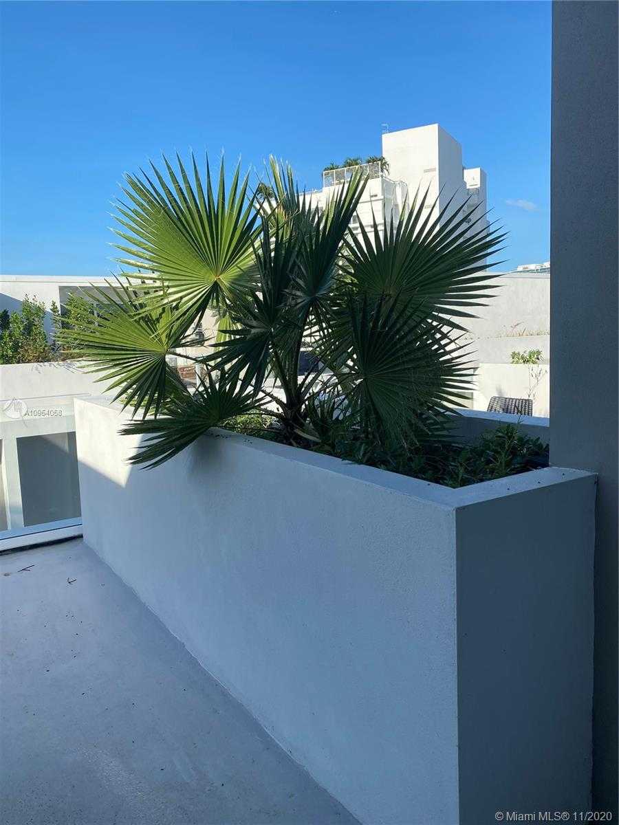 Small Image of 9890 EAST BAY HARBOR DR #th12, Bay Harbor Islands Number 52