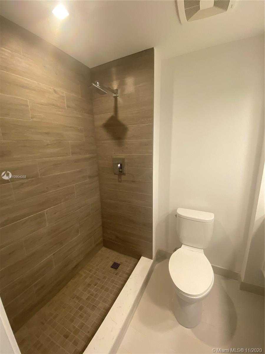 Small Image of 9890 EAST BAY HARBOR DR #th12, Bay Harbor Islands Number 8