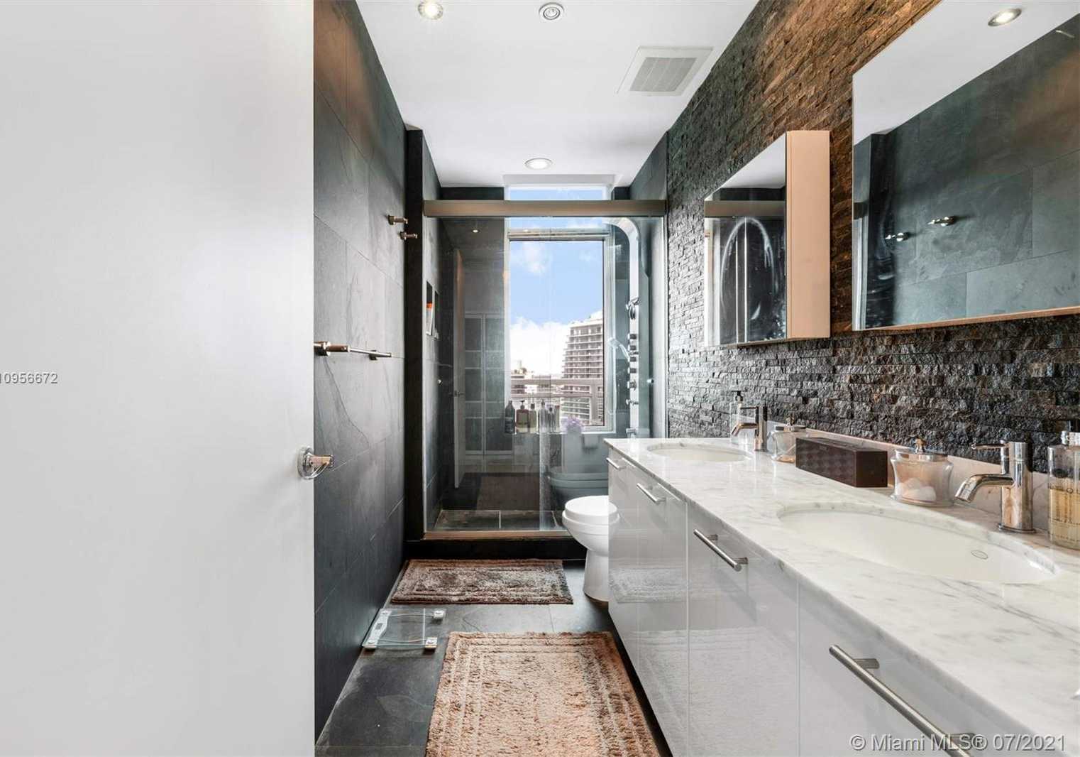 Small Image of 950 BRICKELL BAY DR #5401, Miami Number 15