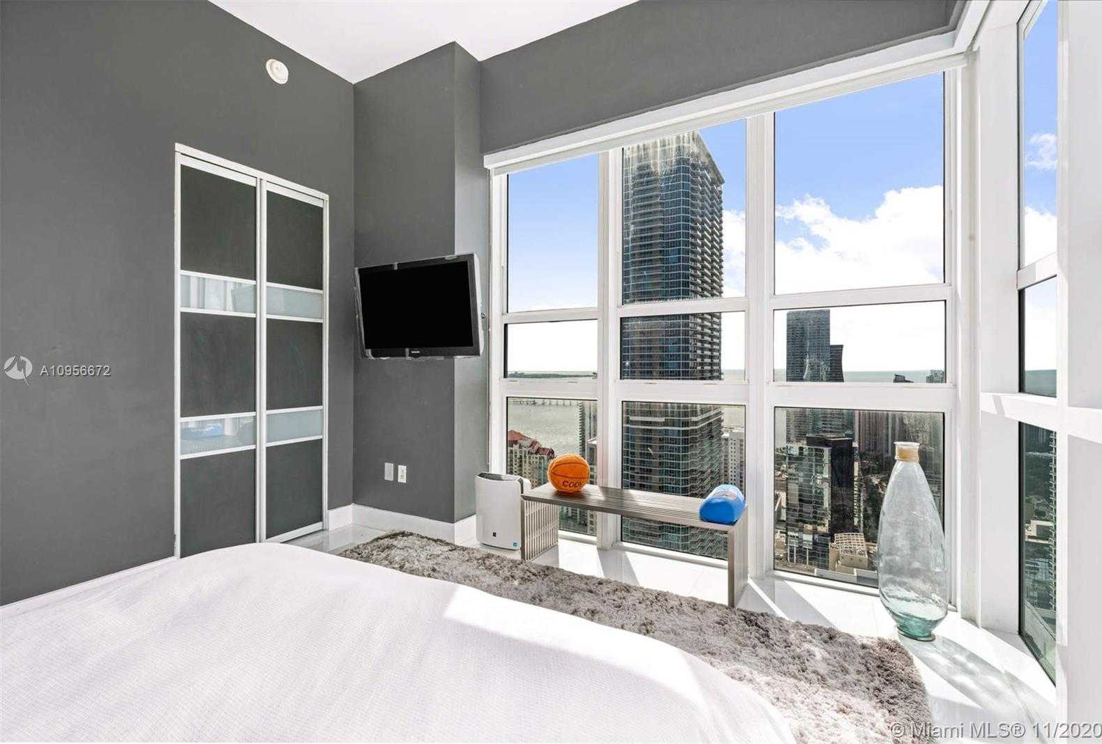 Small Image of 950 BRICKELL BAY DR #5401, Miami Number 16