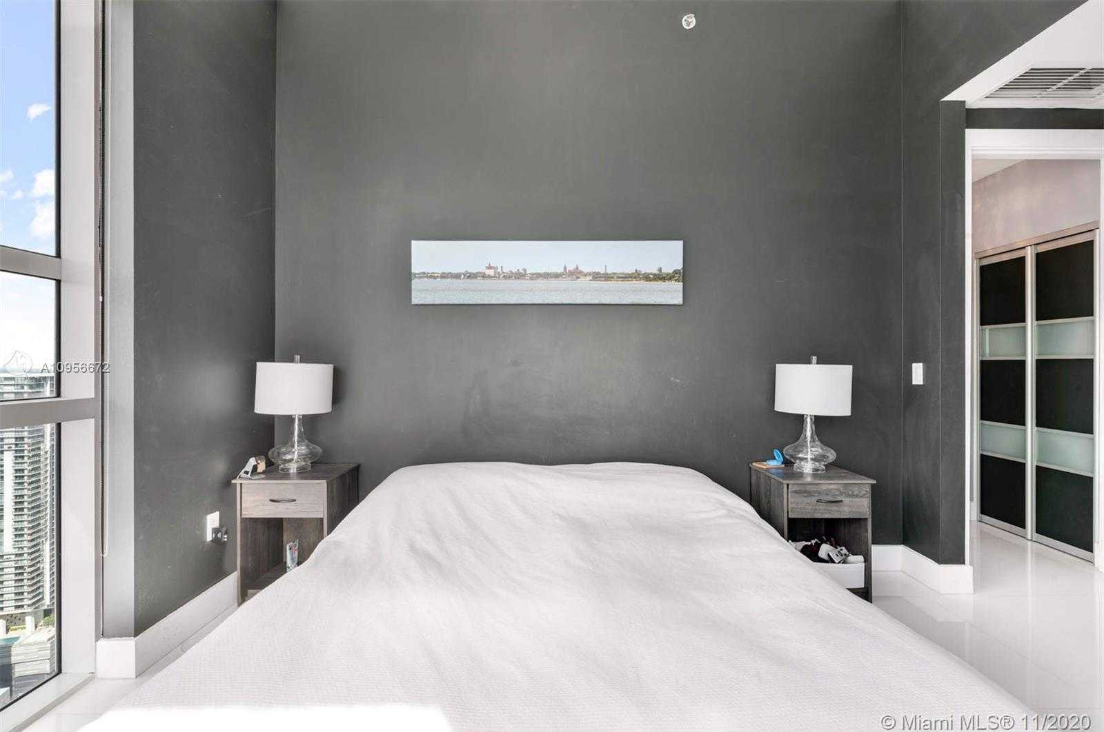 Small Image of 950 BRICKELL BAY DR #5401, Miami Number 18