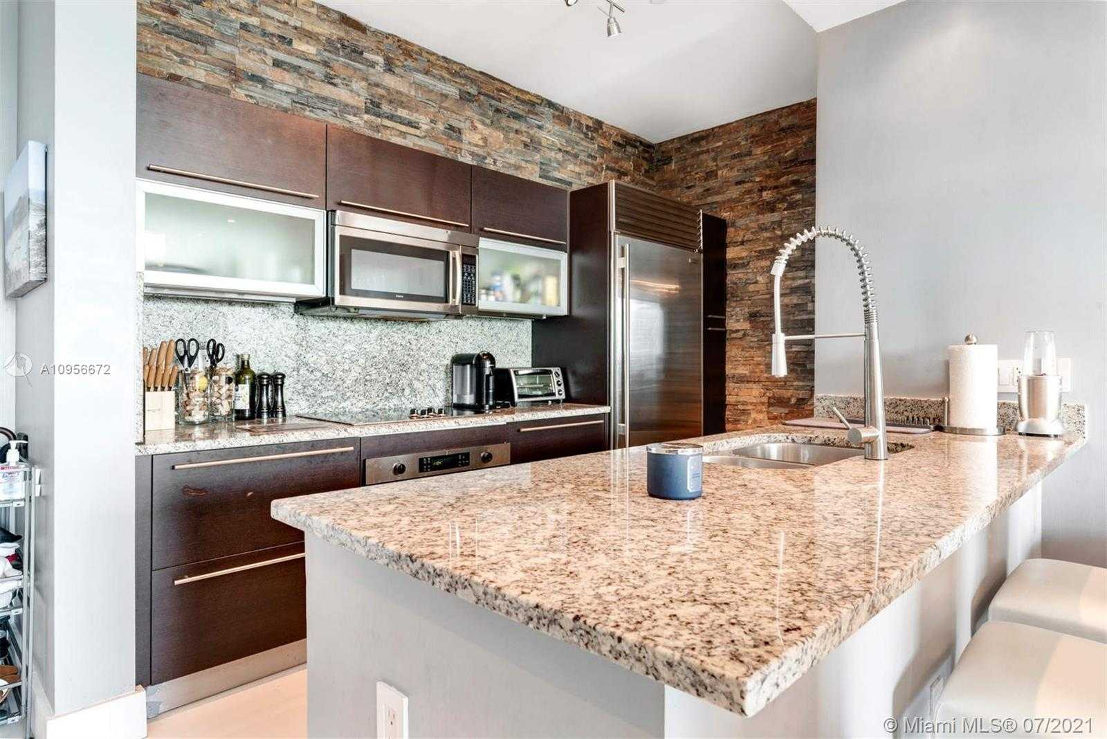 Small Image of 950 BRICKELL BAY DR #5401, Miami Number 6