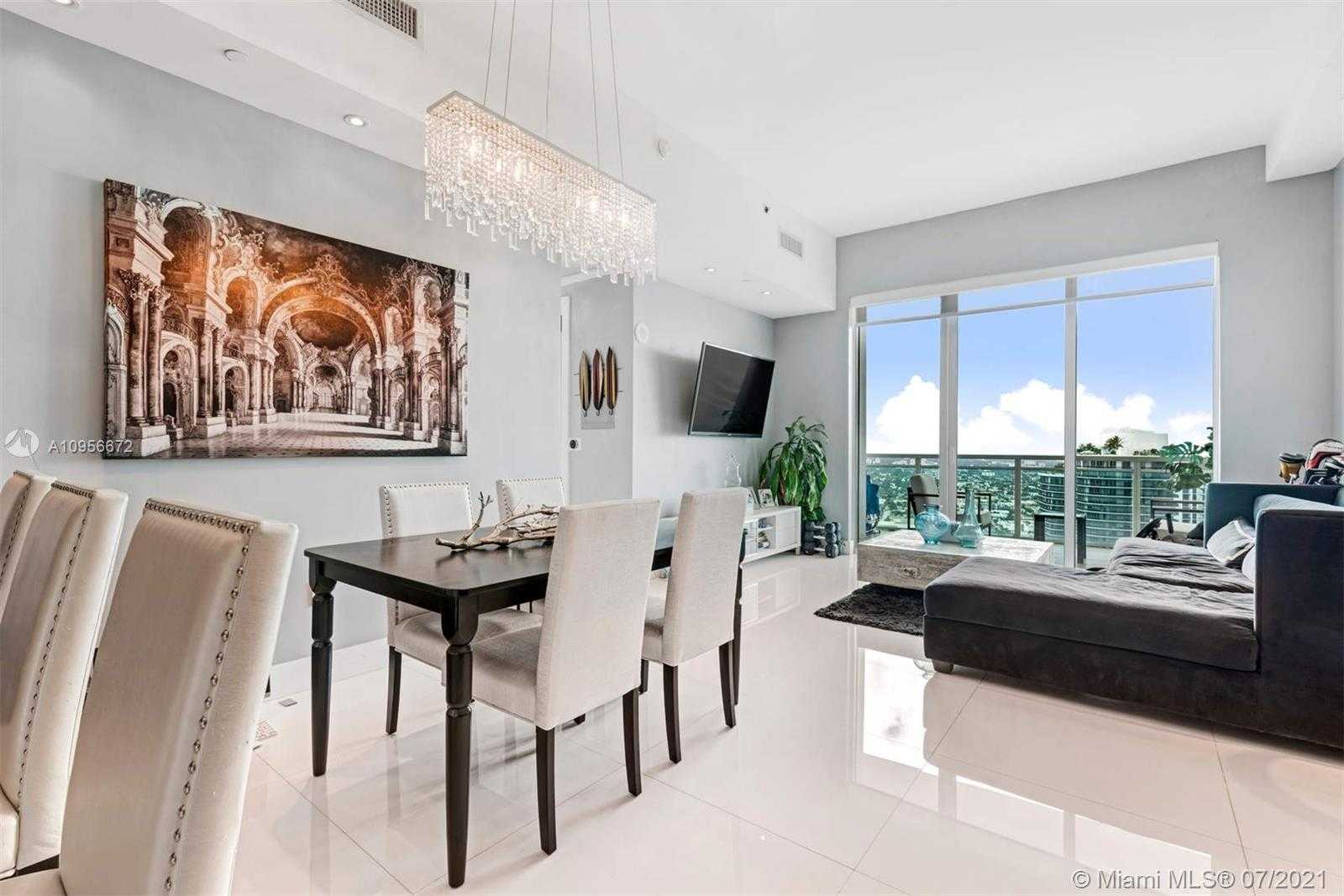 Small Image of 950 BRICKELL BAY DR #5401, Miami Number 8