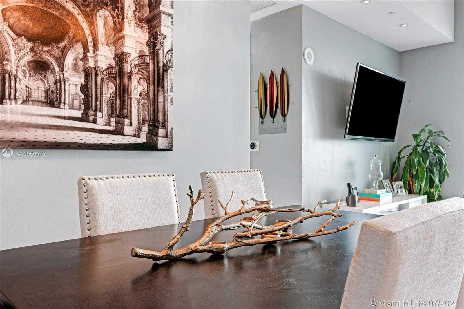Small Image of 950 BRICKELL BAY DR #5401, Miami Number 9