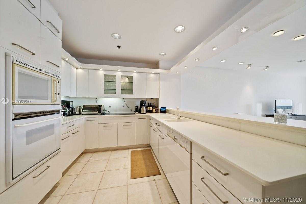 Small Image of 201 CRANDON BLVD #927, Key Biscayne Number 9