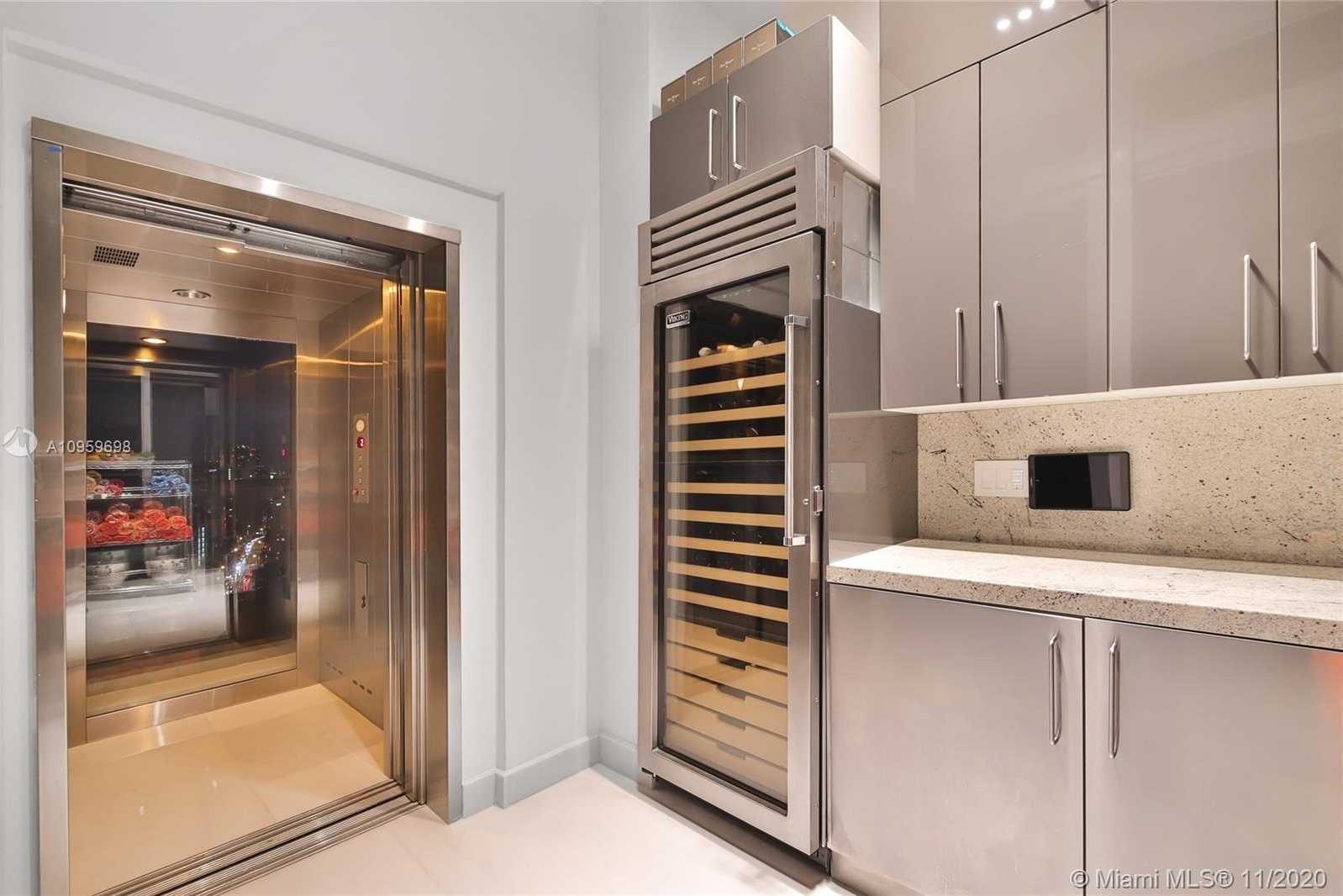 Small Image of 3737 COLLINS AVE #PH-3, Miami Beach Number 30