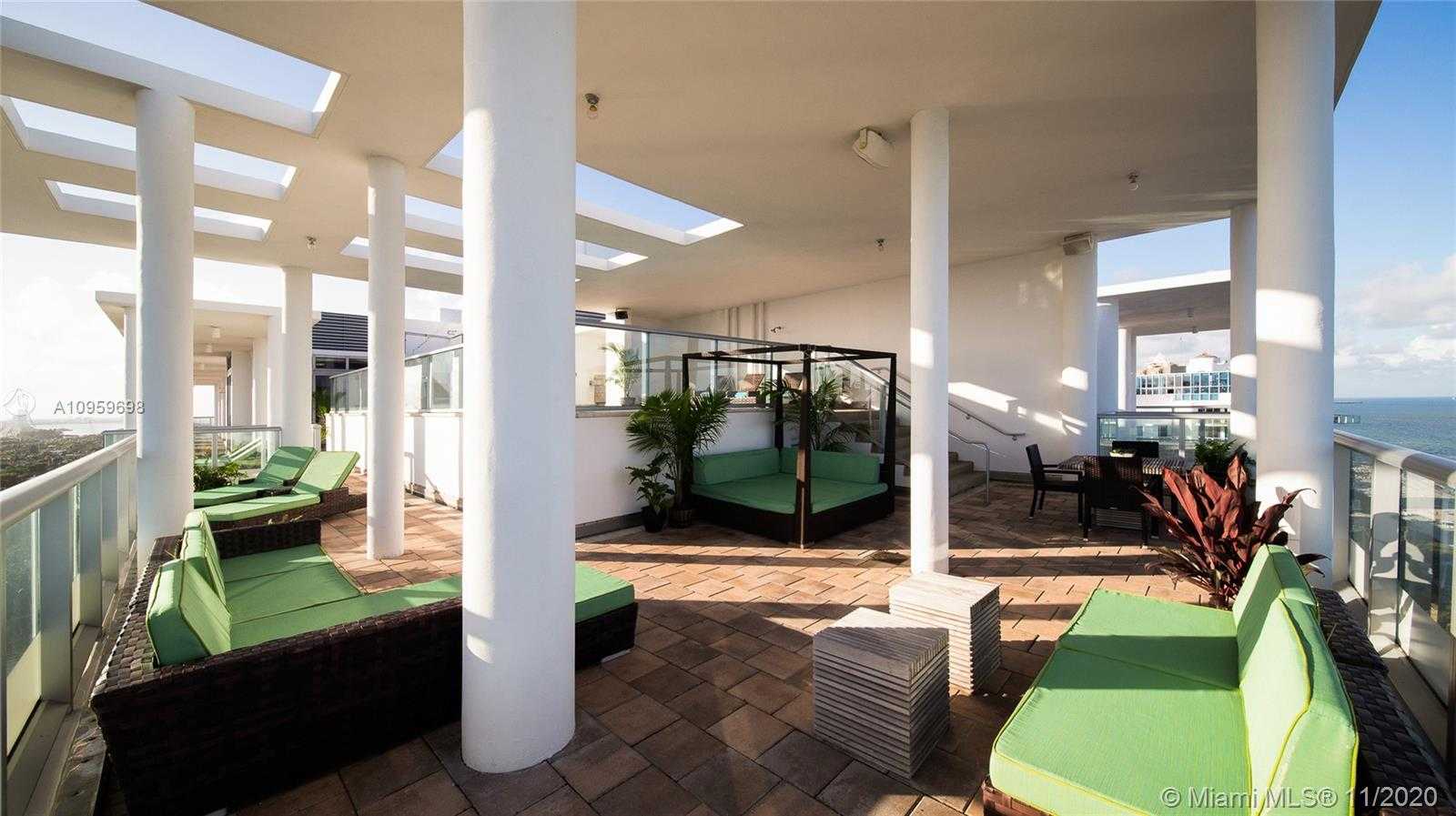 Small Image of 3737 COLLINS AVE #PH-3, Miami Beach Number 4