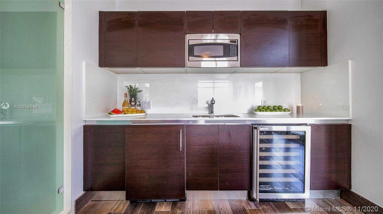 Small Image of 3737 COLLINS AVE #PH-3, Miami Beach Number 43