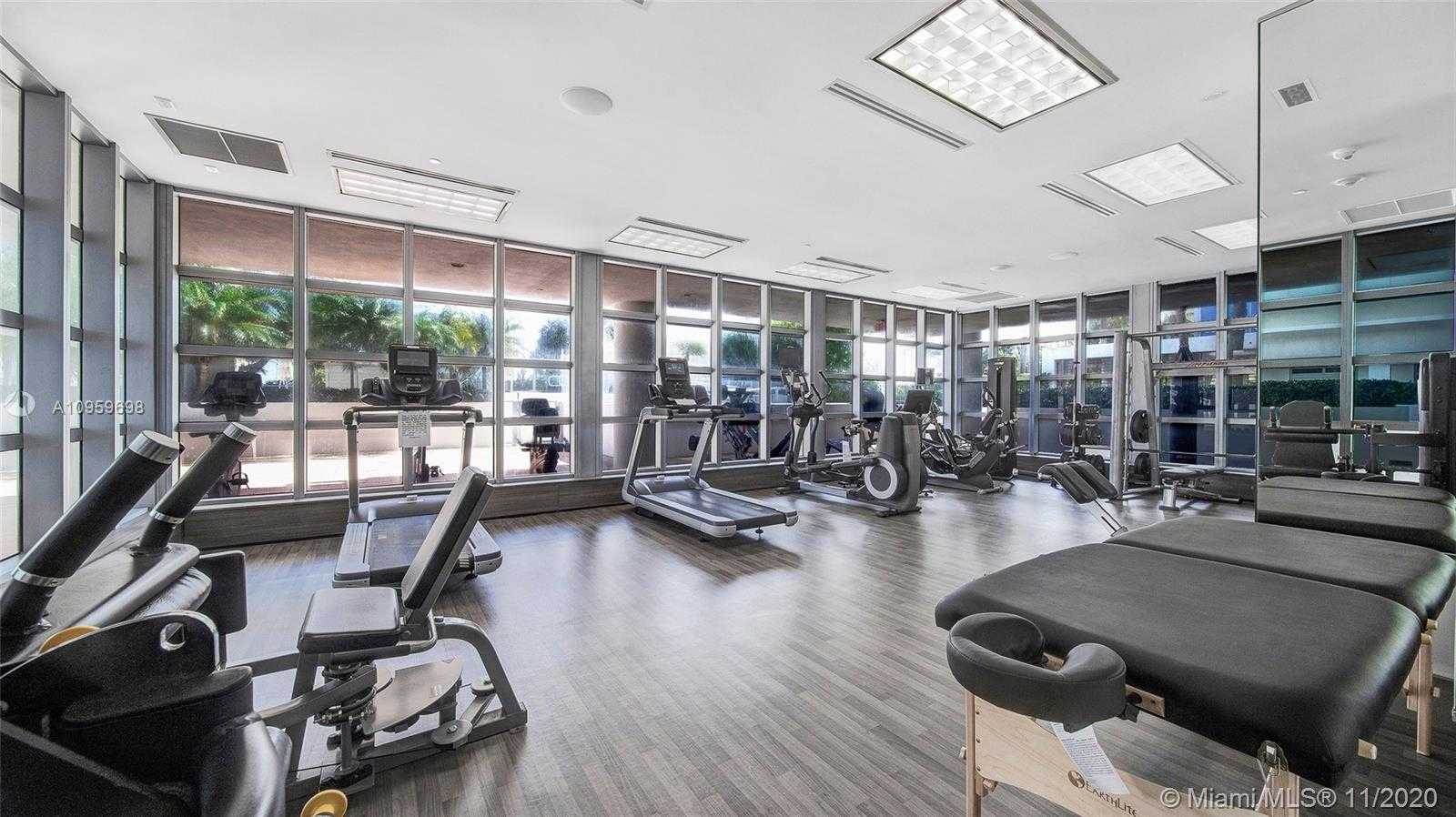 Small Image of 3737 COLLINS AVE #PH-3, Miami Beach Number 47