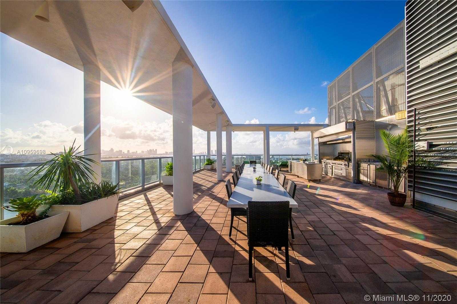 Small Image of 3737 COLLINS AVE #PH-3, Miami Beach Number 6
