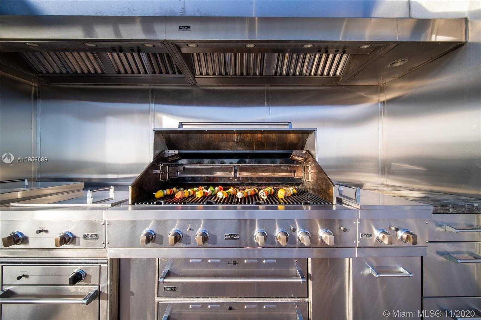 Small Image of 3737 COLLINS AVE #PH-3, Miami Beach Number 8