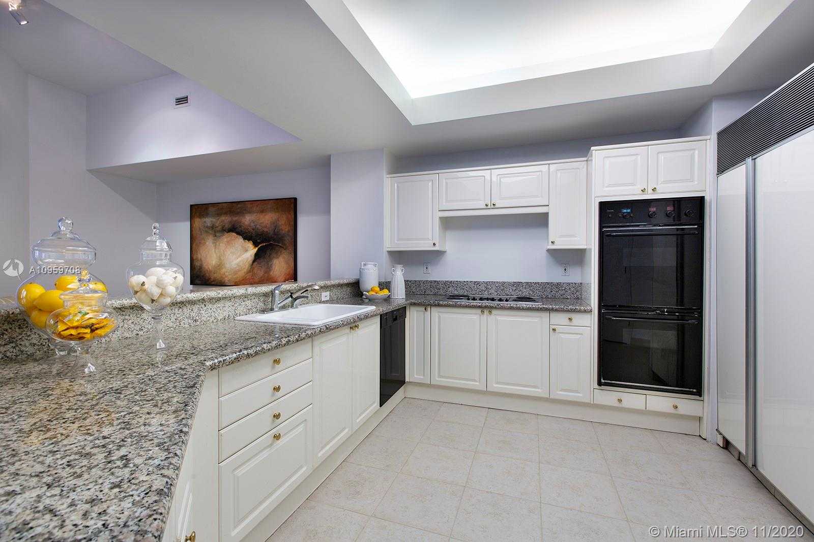 Small Image of 10 EDGEWATER DR #LA-NO, Coral Gables Number 13