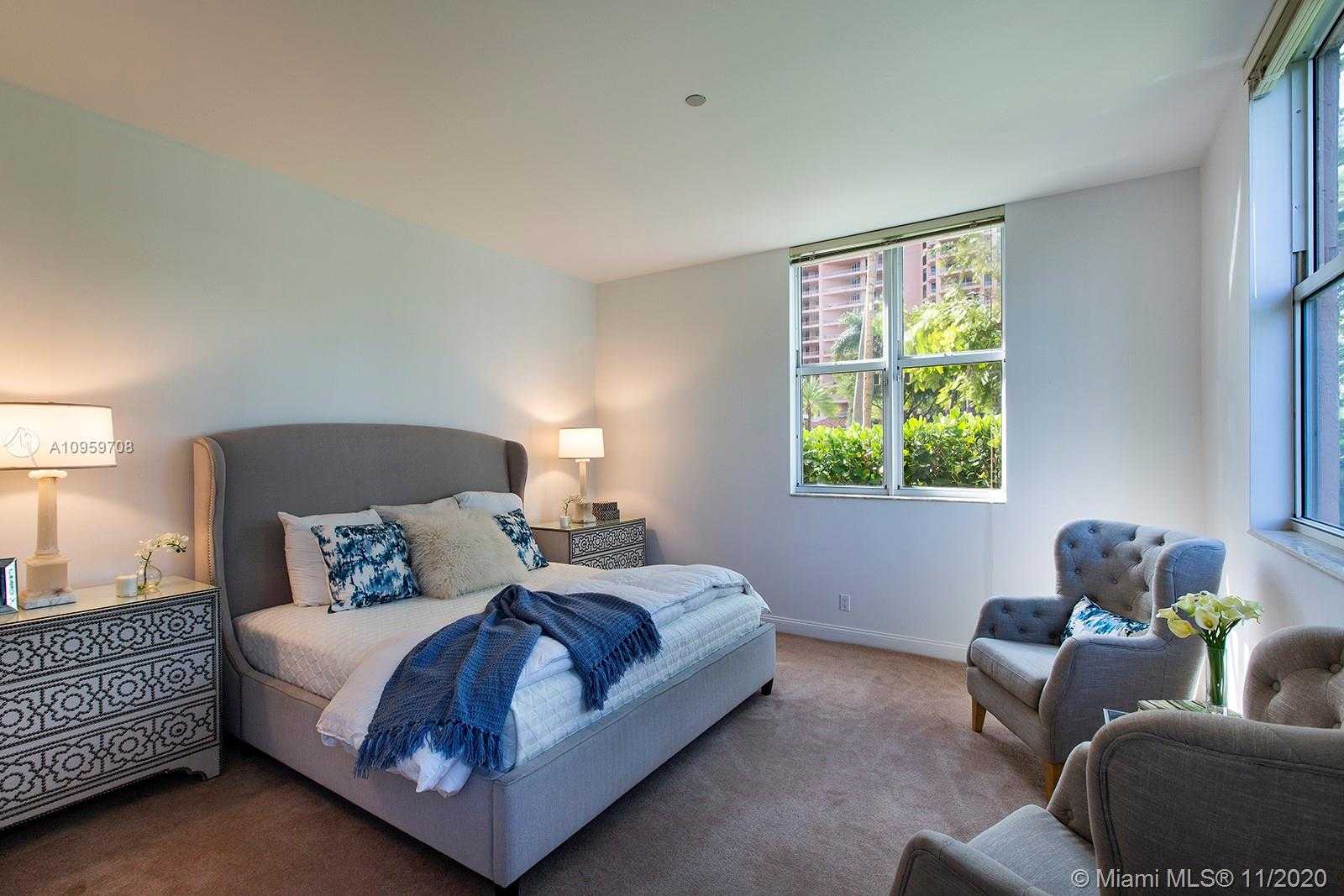 Small Image of 10 EDGEWATER DR #LA-NO, Coral Gables Number 15