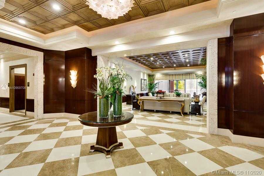 Small Image of 10 EDGEWATER DR #LA-NO, Coral Gables Number 22