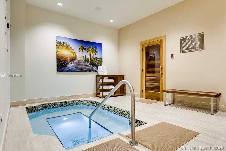 Small Image of 10 EDGEWATER DR #LA-NO, Coral Gables Number 24