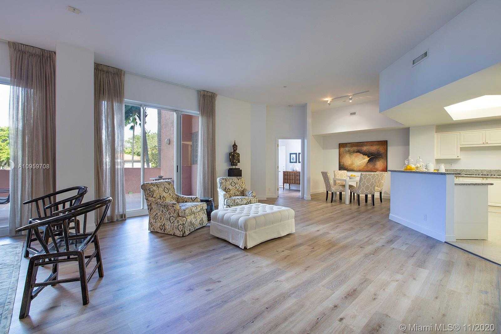 Small Image of 10 EDGEWATER DR #LA-NO, Coral Gables Number 3