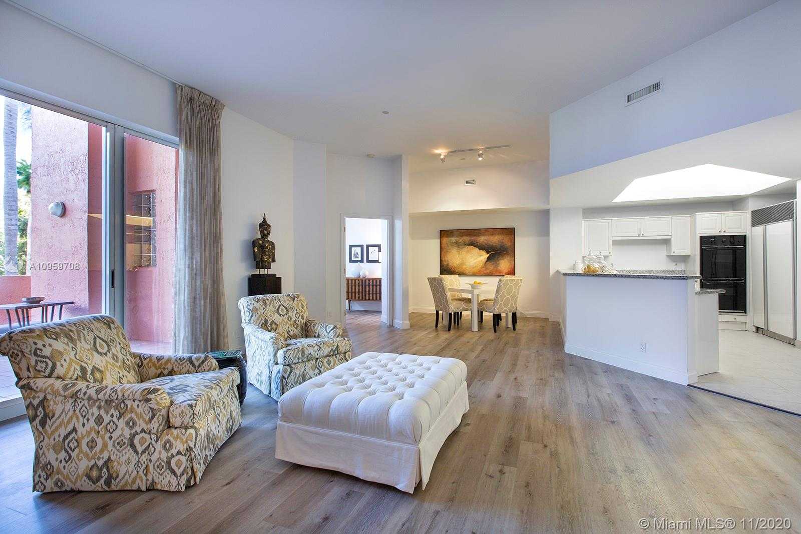 Small Image of 10 EDGEWATER DR #LA-NO, Coral Gables Number 6