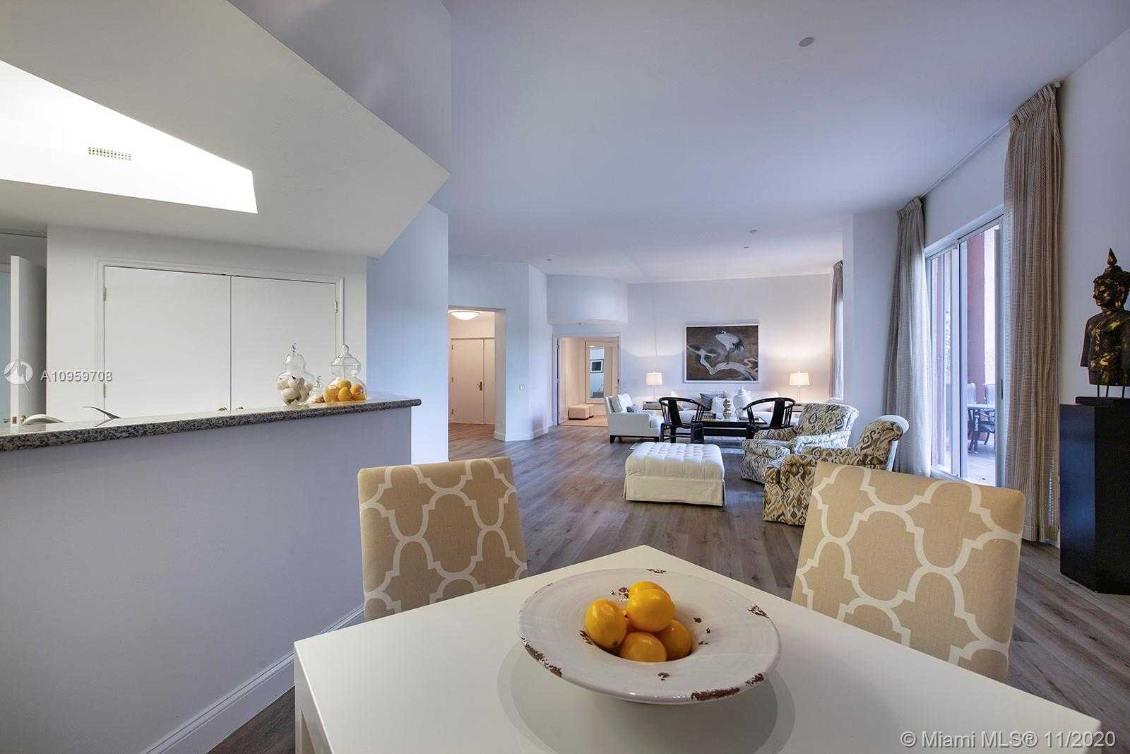 Small Image of 10 EDGEWATER DR #LA-NO, Coral Gables Number 9