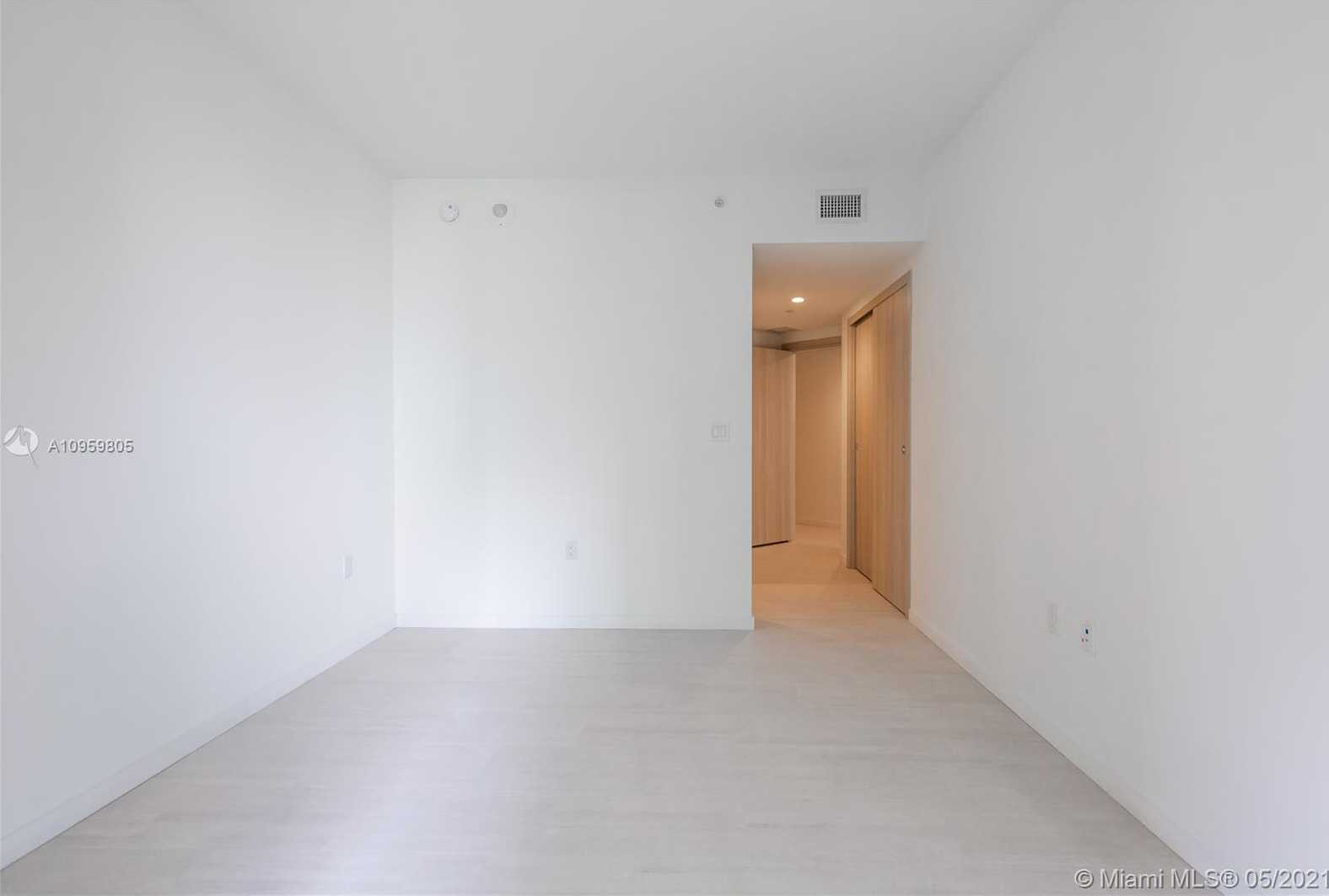 Small Image of 1000 BRICKELL PLZ #3015, Miami Number 17