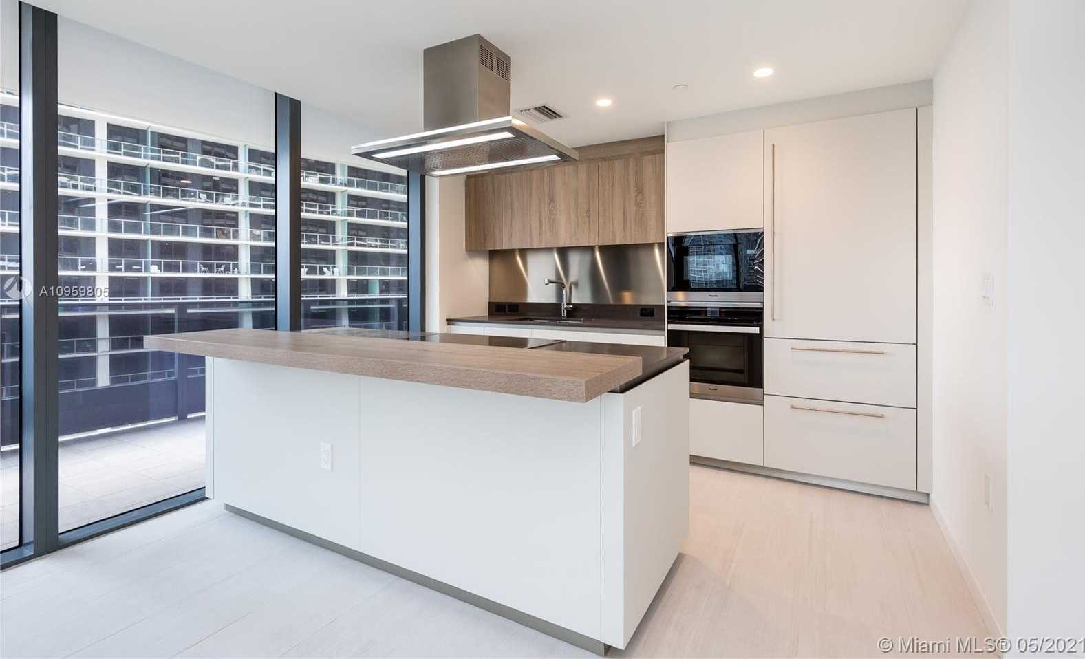 Small Image of 1000 BRICKELL PLZ #3015, Miami Number 6