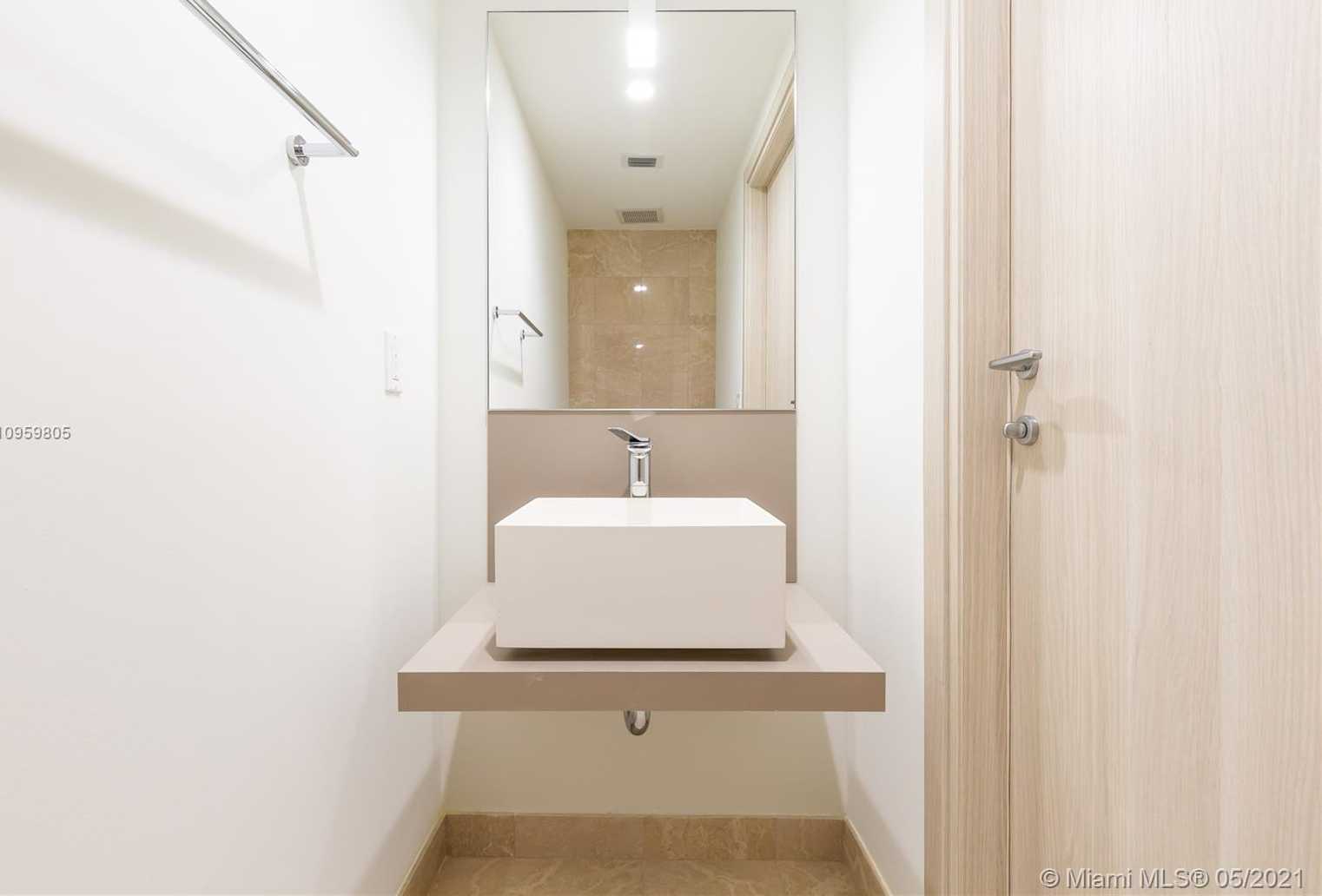 Small Image of 1000 BRICKELL PLZ #3015, Miami Number 8
