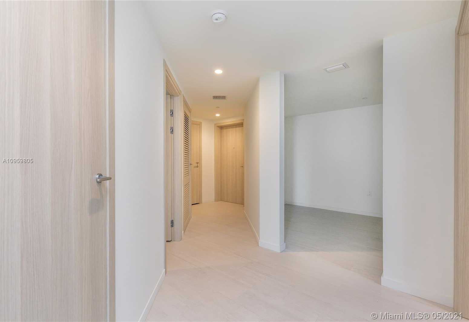 Small Image of 1000 BRICKELL PLZ #3015, Miami Number 9