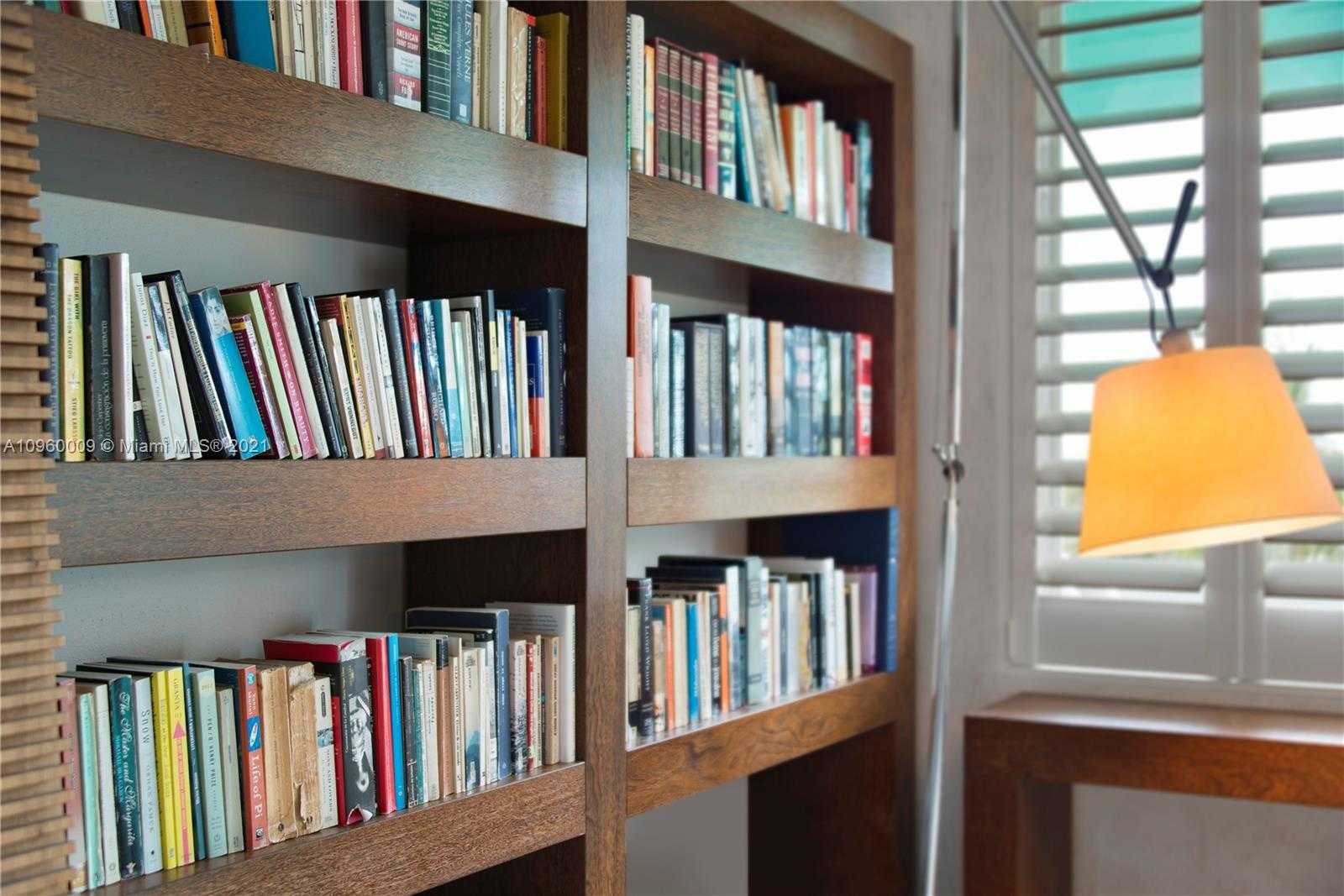 Small Image of 301 OCEAN DR #405, Miami Beach Number 15