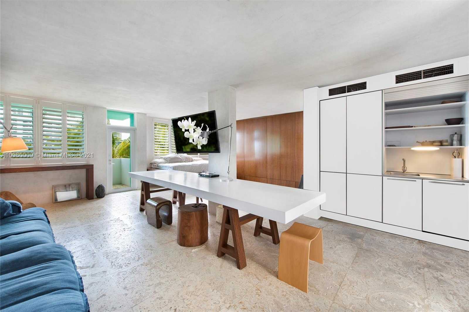 Small Image of 301 OCEAN DR #405, Miami Beach Number 3