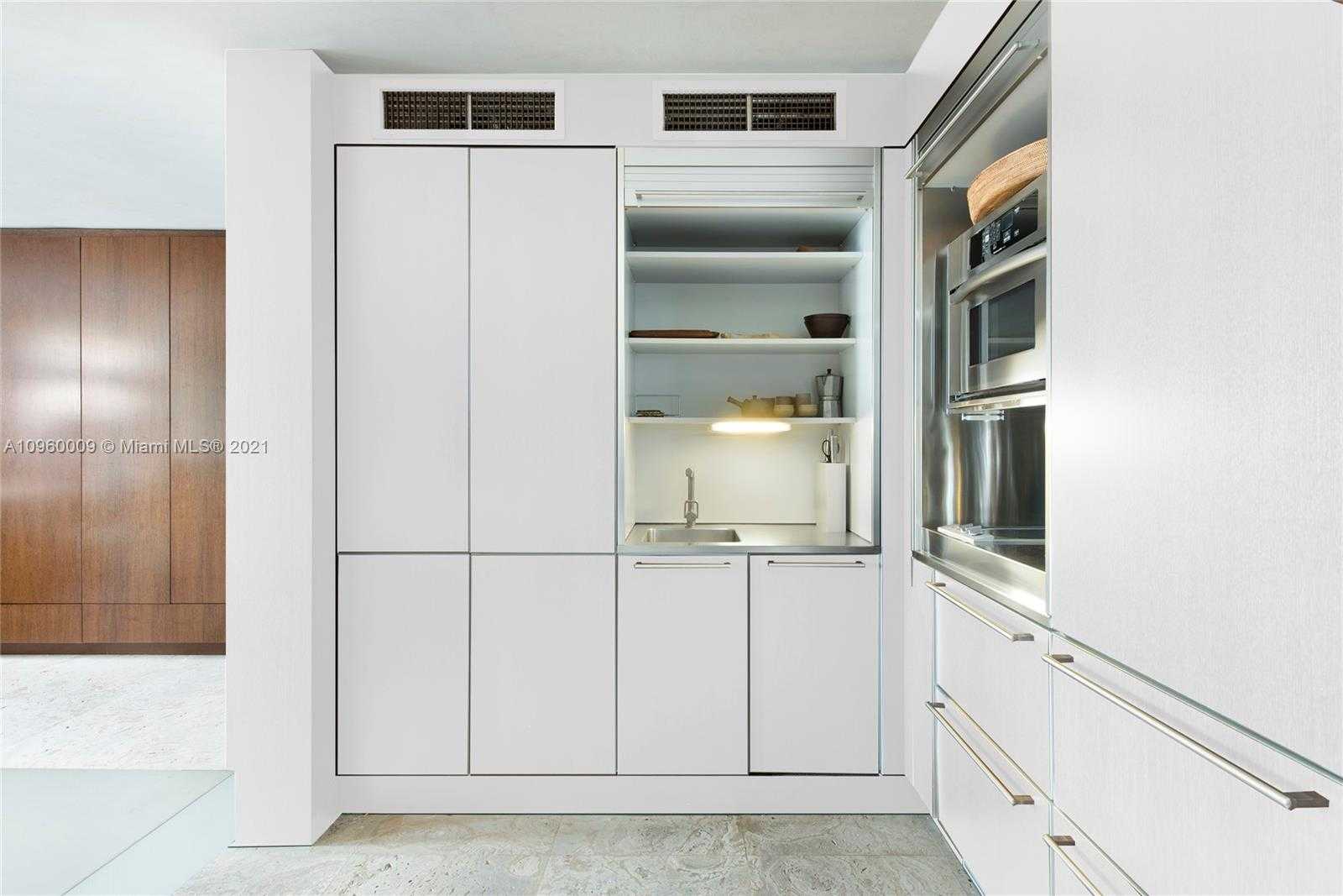 Small Image of 301 OCEAN DR #405, Miami Beach Number 4