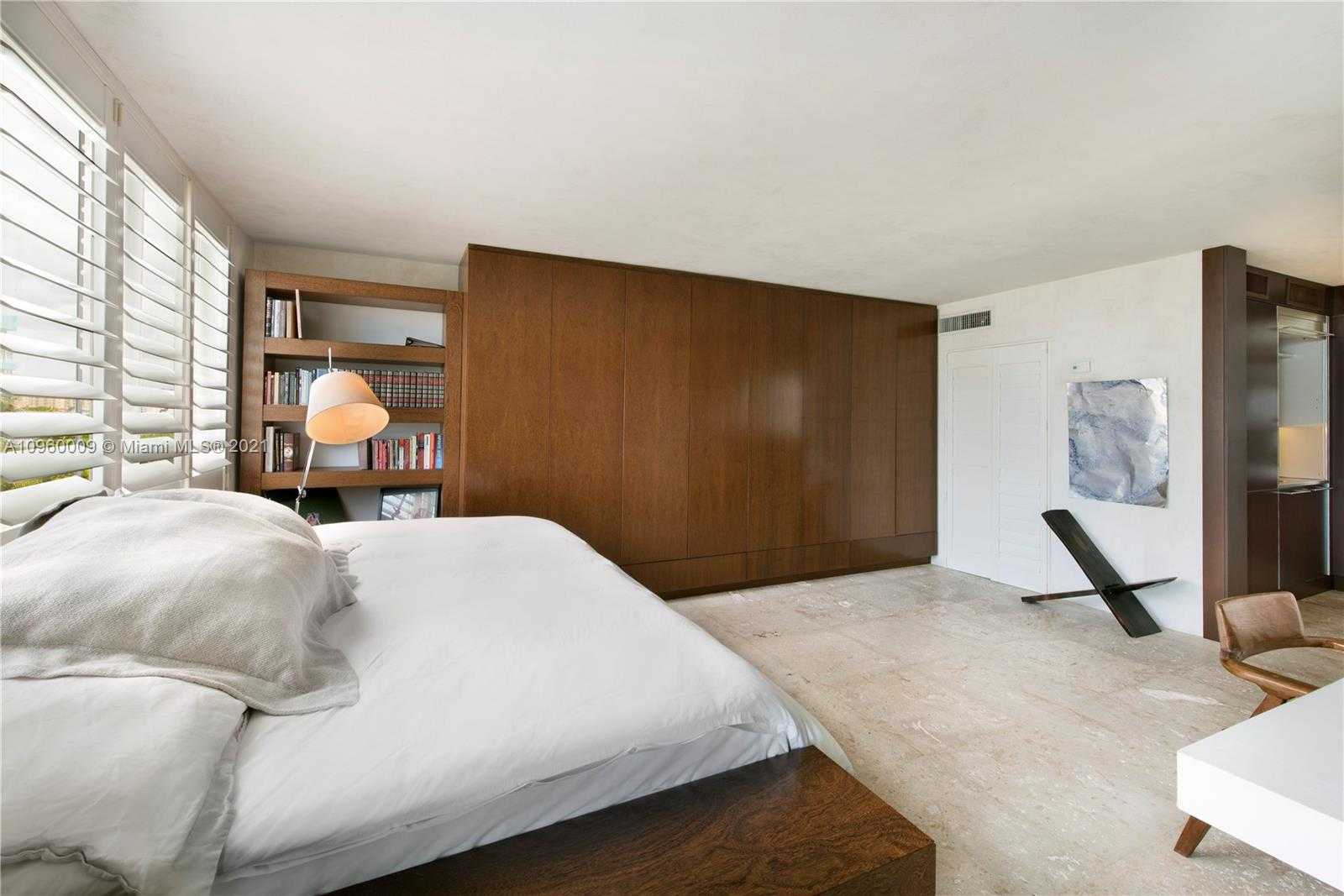 Small Image of 301 OCEAN DR #405, Miami Beach Number 9
