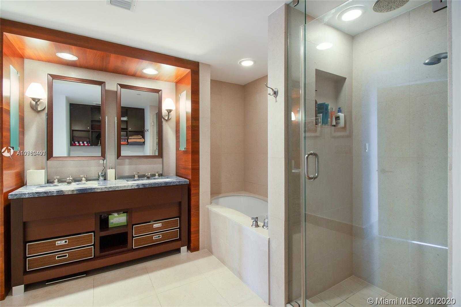 Small Image of 6799 COLLINS AVENUE #1501, Miami Beach Number 12
