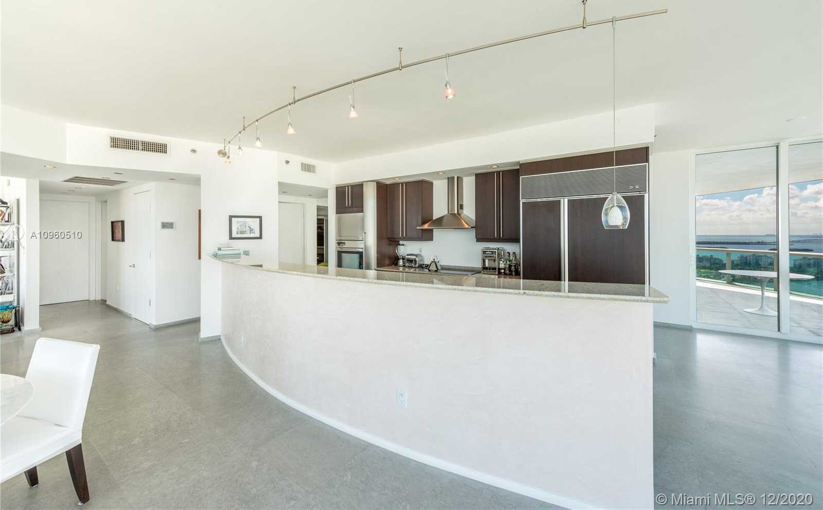 Small Image of 1000 SOUTH POINTE DR #3301, Miami Beach Number 23