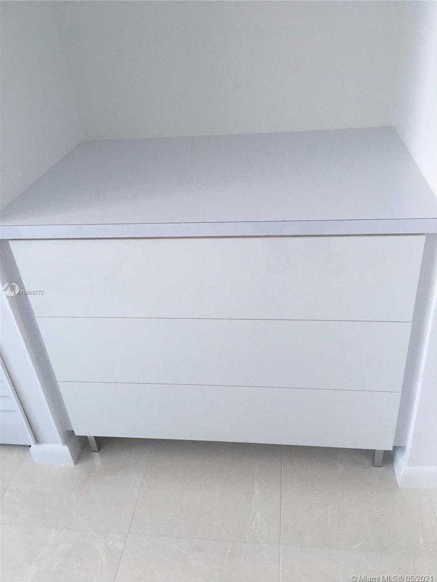 Small Image of 2457 COLLINS AVE #1503, Miami Beach Number 10