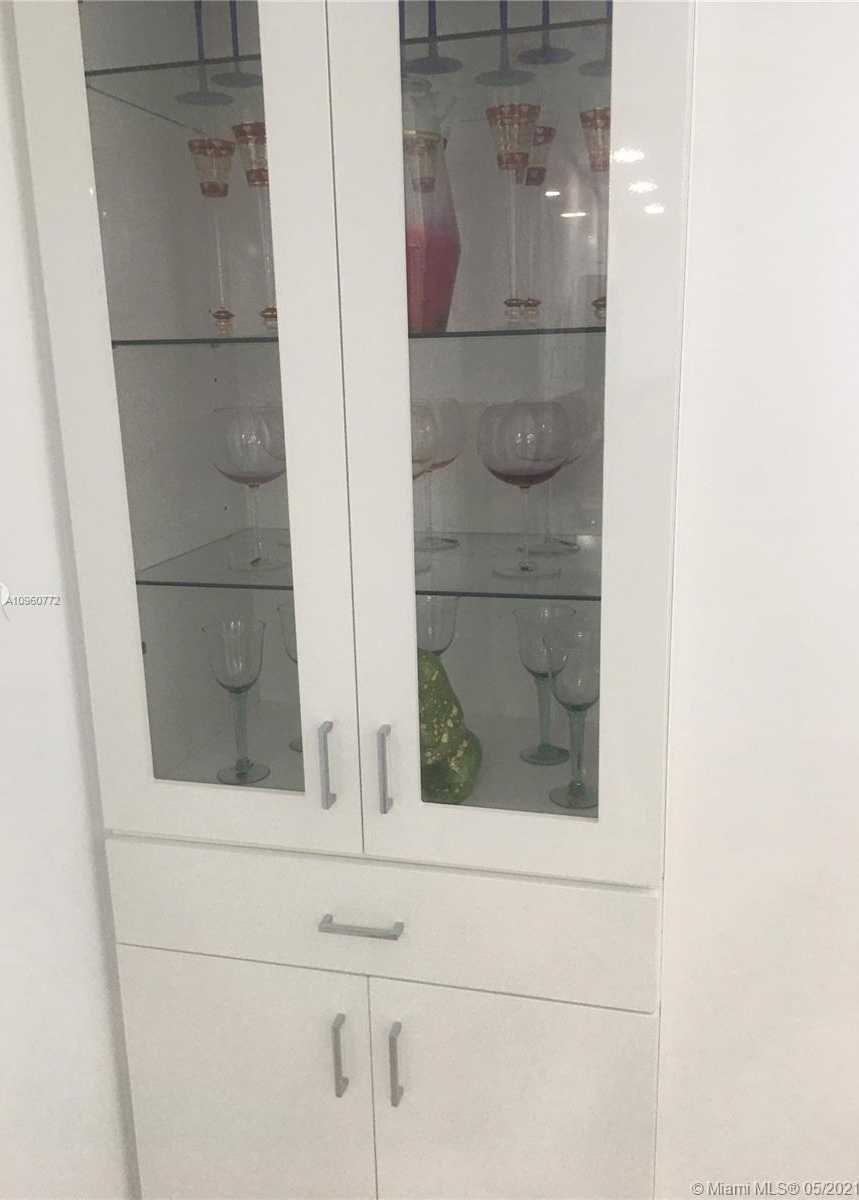 Small Image of 2457 COLLINS AVE #1503, Miami Beach Number 11