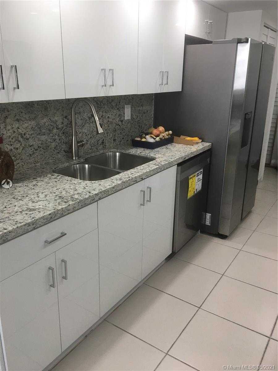Small Image of 2457 COLLINS AVE #1503, Miami Beach Number 14
