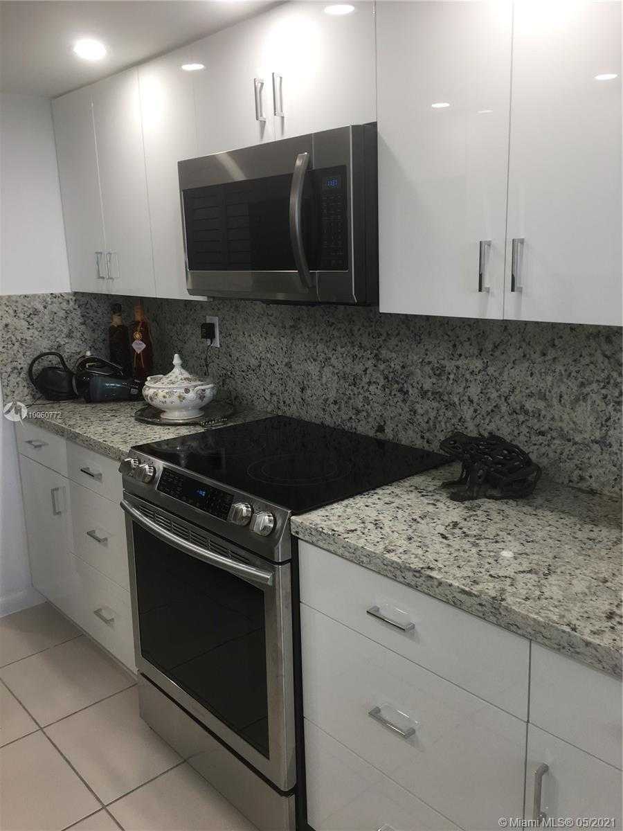 Small Image of 2457 COLLINS AVE #1503, Miami Beach Number 15