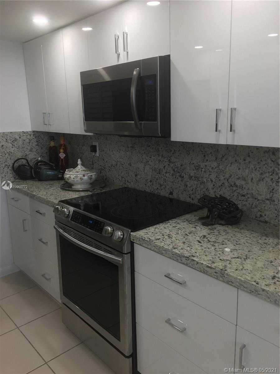 Small Image of 2457 COLLINS AVE #1503, Miami Beach Number 16