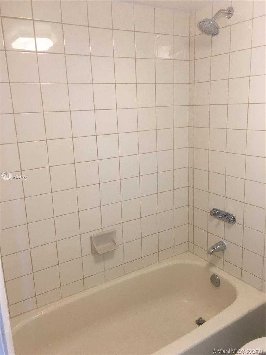 Small Image of 2457 COLLINS AVE #1503, Miami Beach Number 5