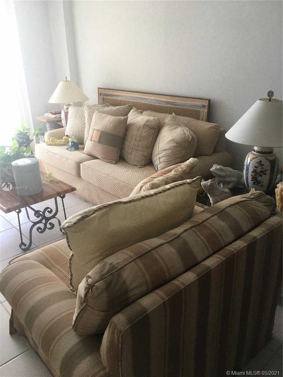 Small Image of 2457 COLLINS AVE #1503, Miami Beach Number 6