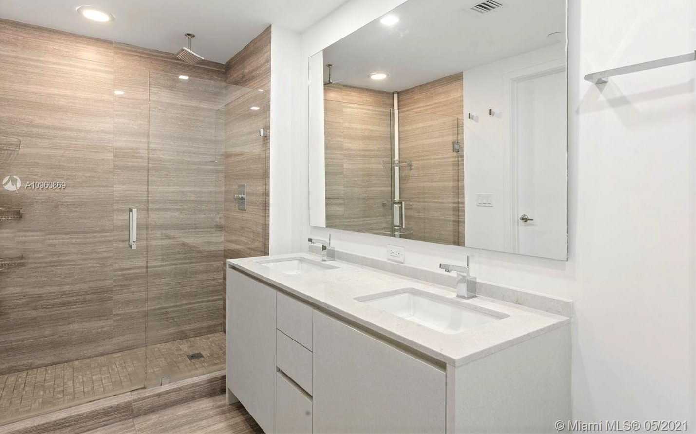 Small Image of 1010 BRICKELL AVE #3401, Miami Number 19