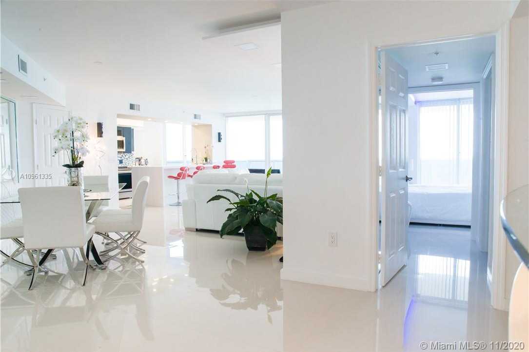Small Image of 6301 COLLINS AVE #1402, Miami Beach Number 3