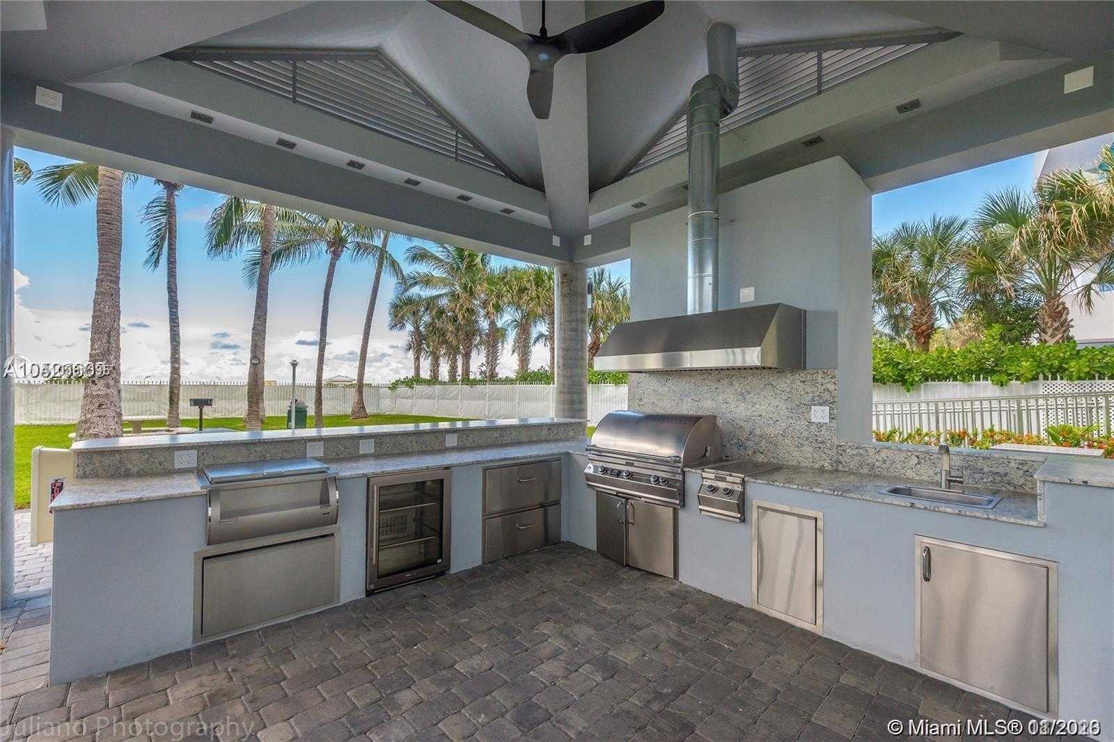 Small Image of 6301 COLLINS AVE #1402, Miami Beach Number 36