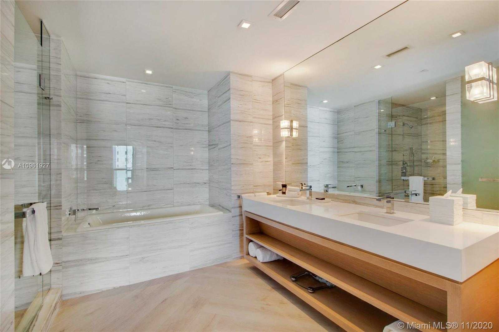 Small Image of 2201 COLLINS AVE #1211, Miami Beach Number 14