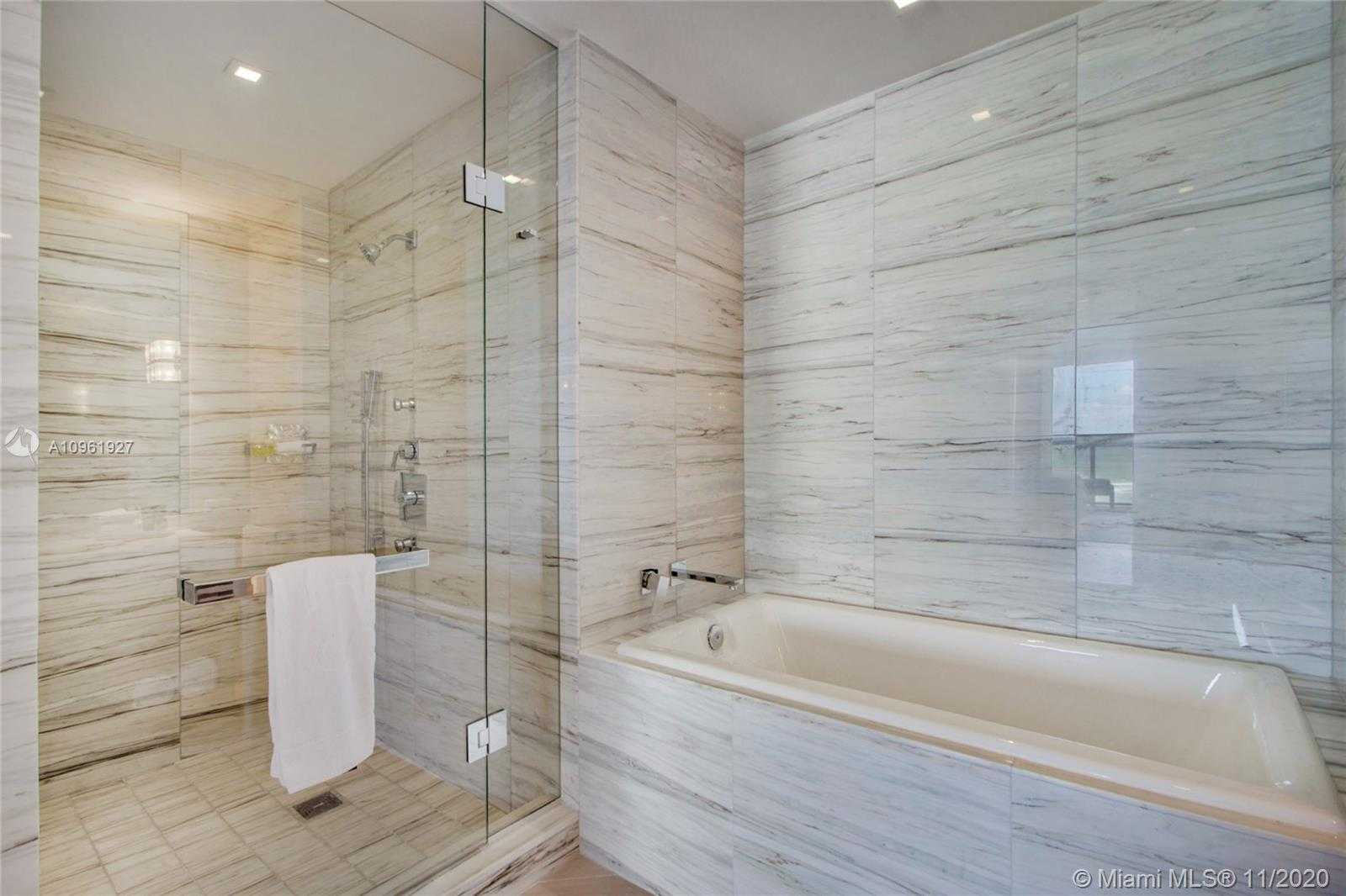 Small Image of 2201 COLLINS AVE #1211, Miami Beach Number 15
