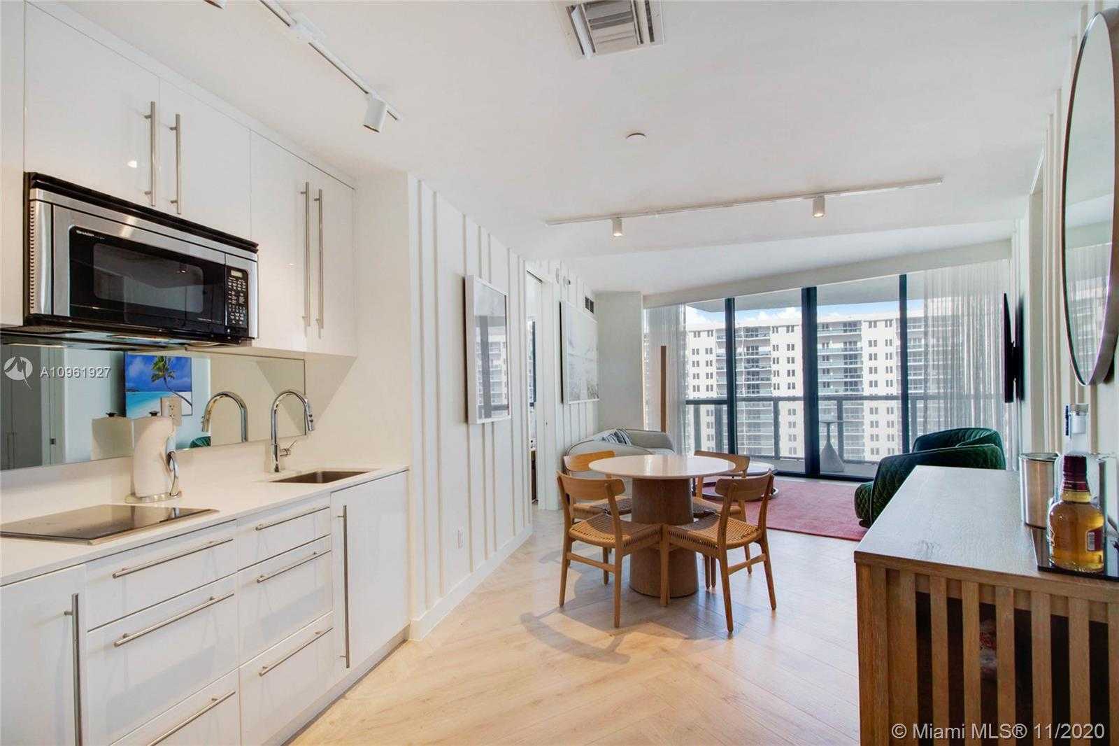 Small Image of 2201 COLLINS AVE #1211, Miami Beach Number 4