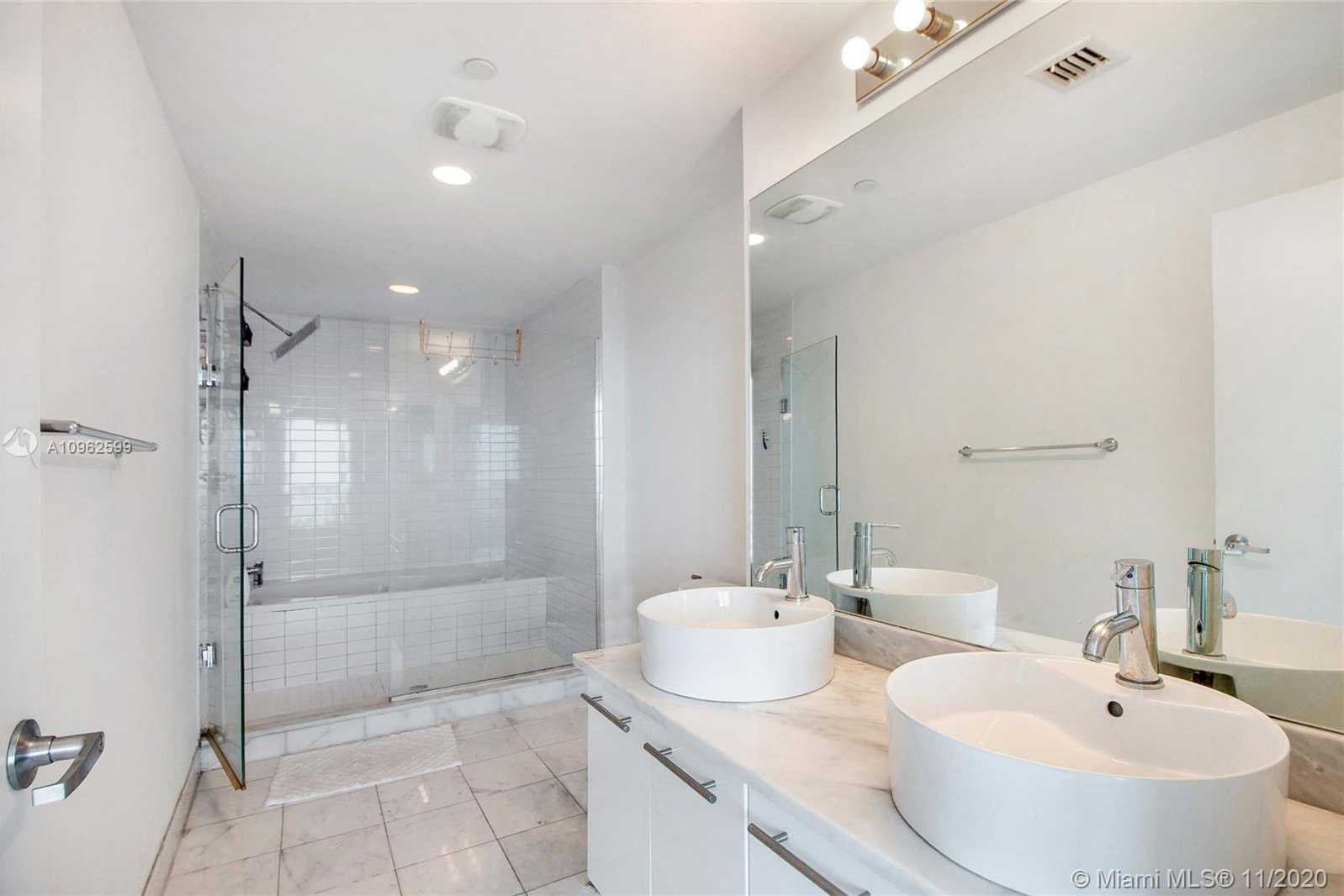 Small Image of 888 BISCAYNE BLVD #3810, Miami Number 9
