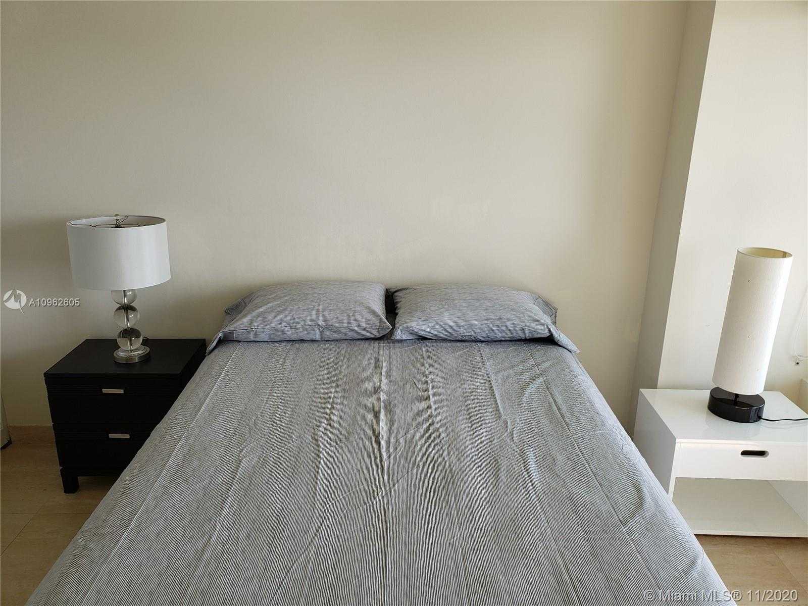 Small Image of 400 SOUTH POINTE DR #903, Miami Beach Number 10