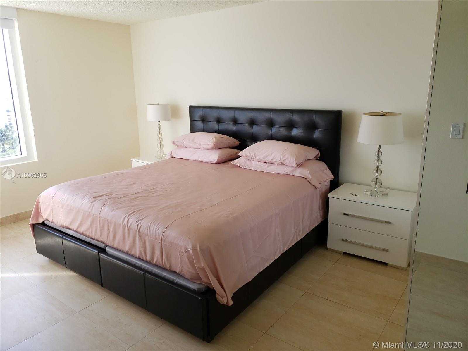 Small Image of 400 SOUTH POINTE DR #903, Miami Beach Number 12