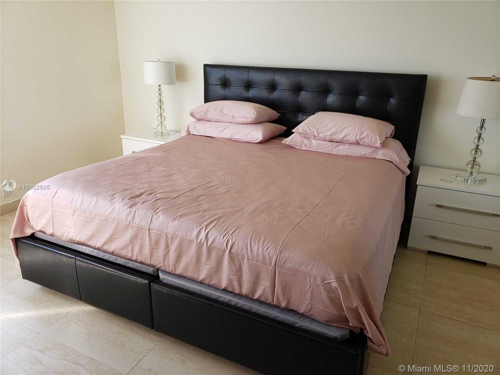 Small Image of 400 SOUTH POINTE DR #903, Miami Beach Number 13