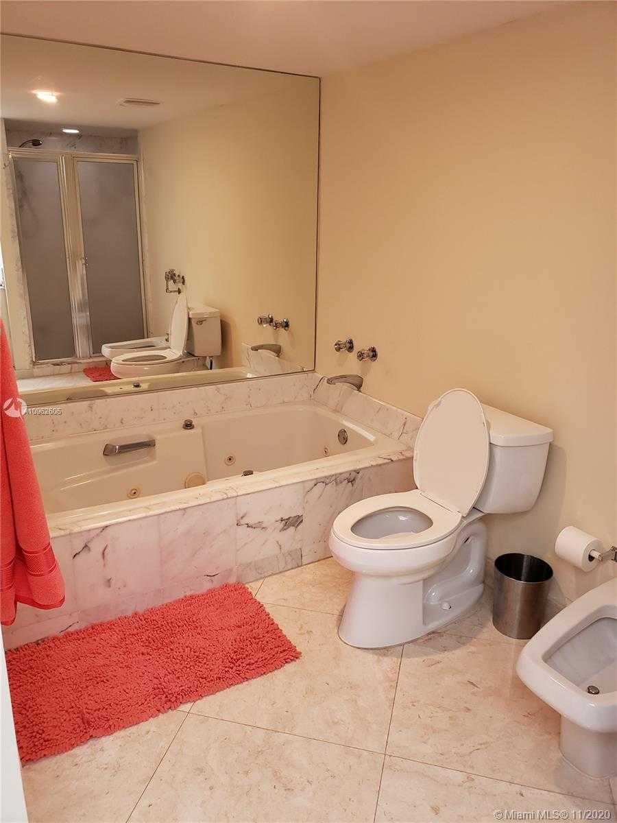 Small Image of 400 SOUTH POINTE DR #903, Miami Beach Number 22